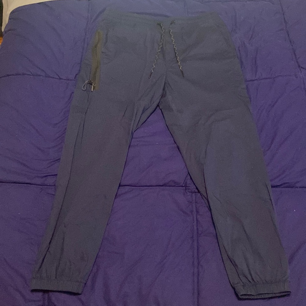 American Eagle blue cargos